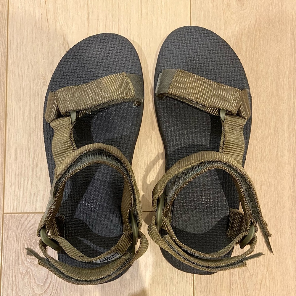 Waterproof Sandal Adjustable Strap Water Shoe Women’s Size 36 / 37